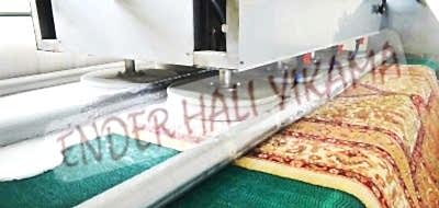 Leke çıkarma işleminden sonra halı cinsine göre uygun temizleme maddesi kullanılarak otomatik halı yıkama makineleri veya havuzda yıkanır. Leke çıkarma işleminden sonra halı cinsine göre uygun temizleme maddesi kullanılarak otomatik halı yıkama makineleri veya havuzda yıkanır.